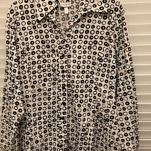 Long sleeve  Harve Bernard black and white button down blouse